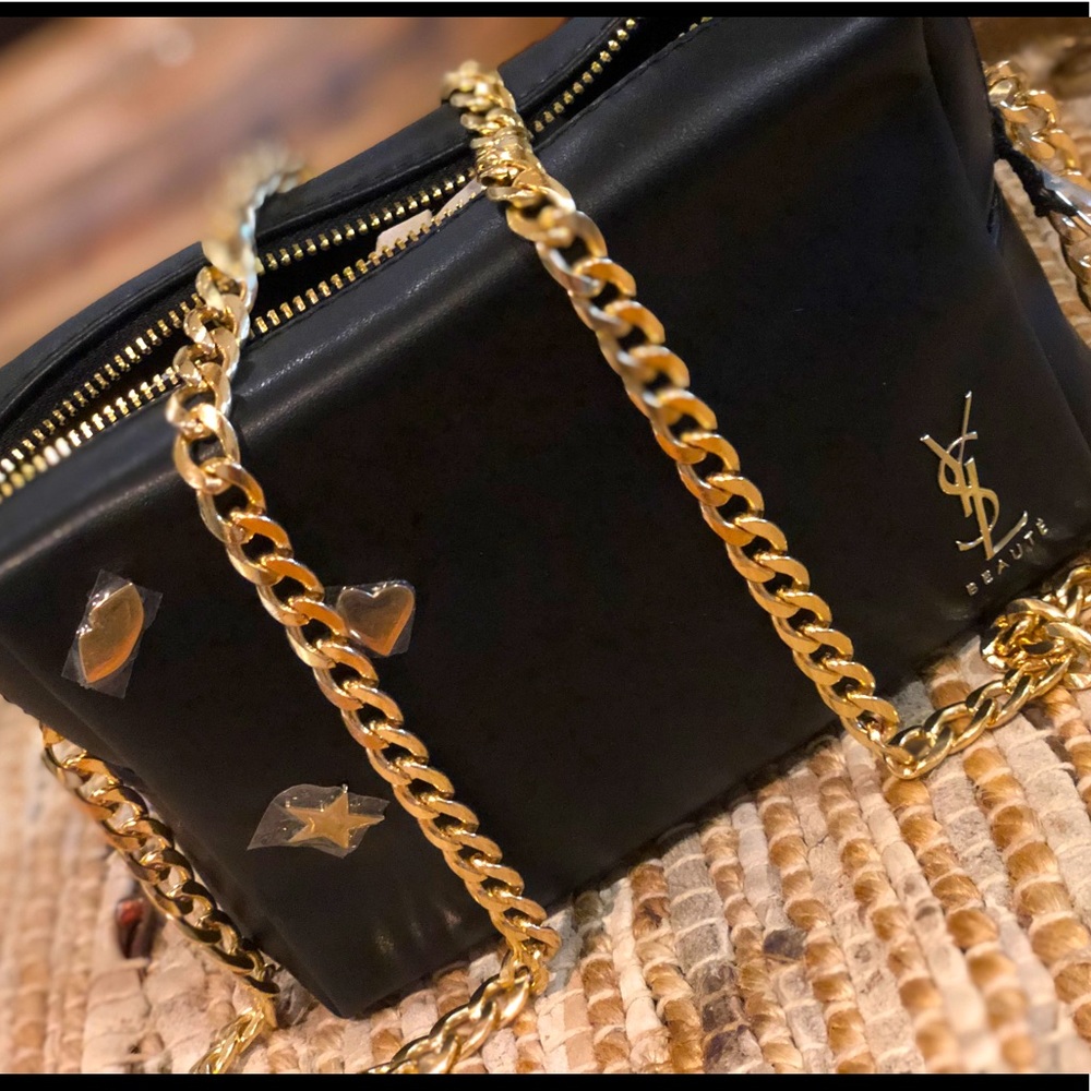 Cosmetic bag